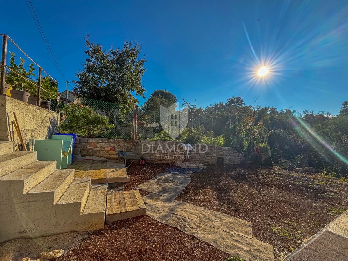 Buje, Grožnjan, istrska kamnita hiša z bazenom!