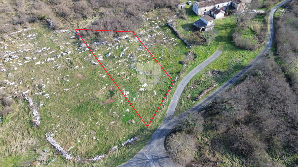 Kršan, okolica, zazidljivo zemljišče z lepim razgledom