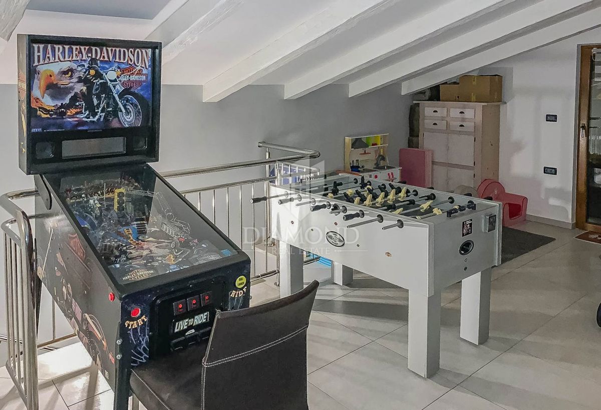 Umag, Savudrija! Čudovita hiša z bazenom 500 m od morja!