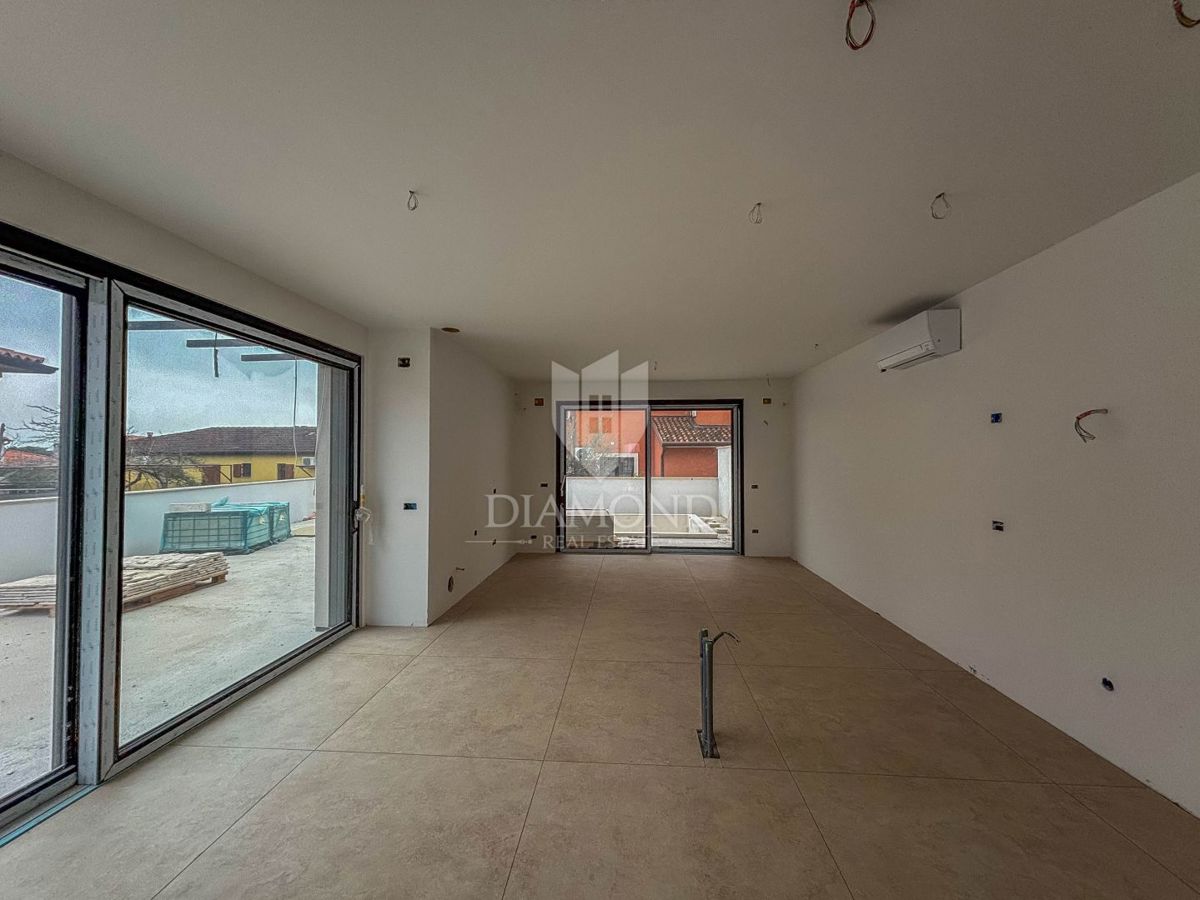 Istra, Umag - čudovita hiša z bazenom na odlični lokaciji!