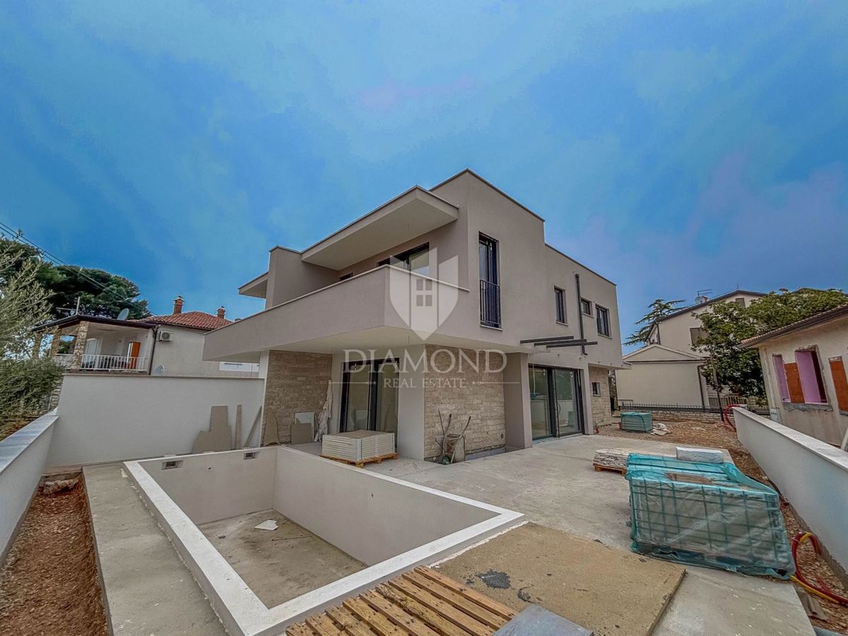 Istra, Umag - čudovita hiša z bazenom na odlični lokaciji!