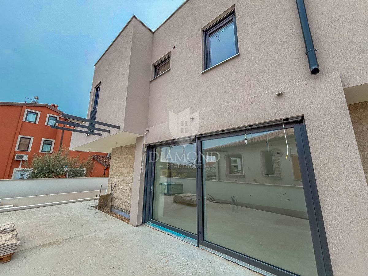 Istra, Umag - čudovita hiša z bazenom na odlični lokaciji!