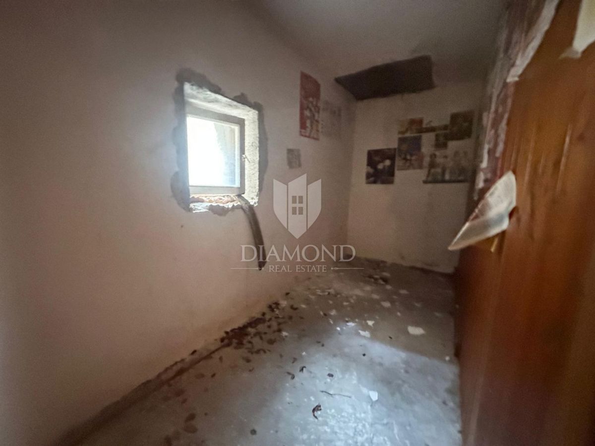 Vodnjan, ugodna hiša za obnovo!