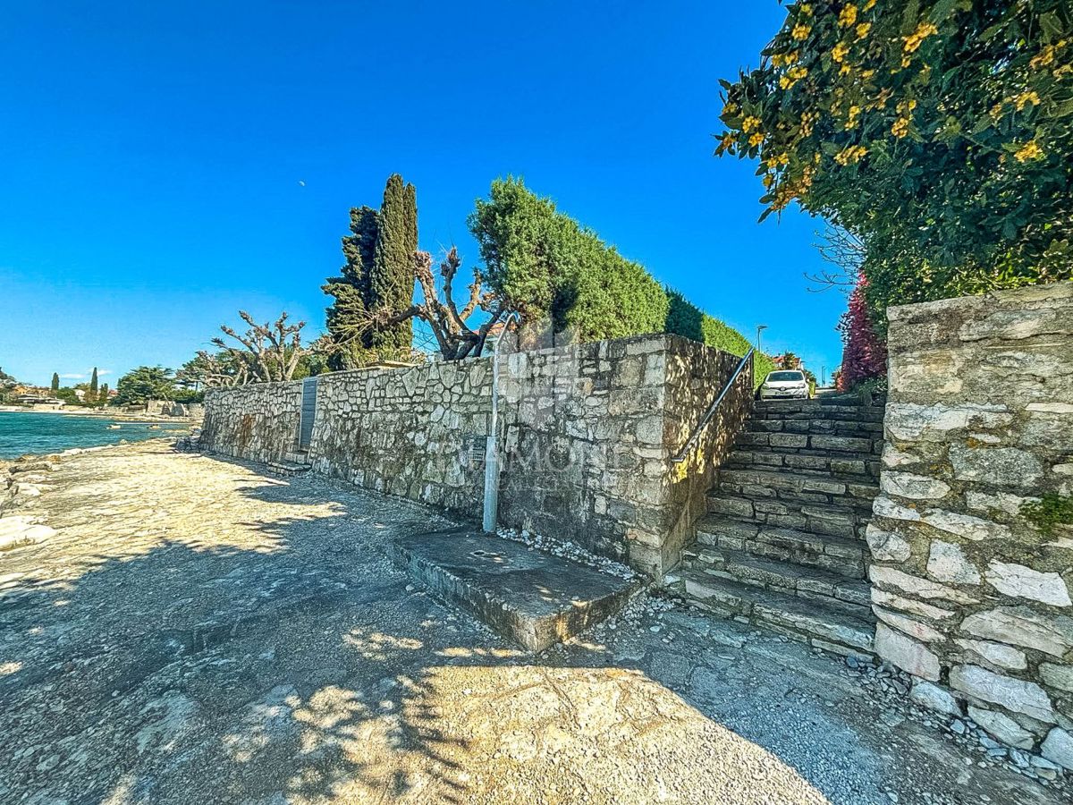 Novigrad okolica, samostojna hiša 3. vrsta do morja!