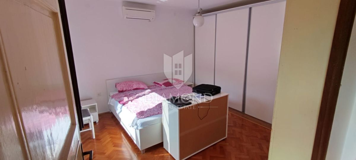 Majhna hiša polna potenciala Labin
