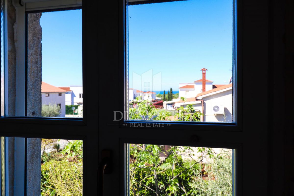 Poreč, okolica, idilična avtohtona kamnita hiša z bazenom!