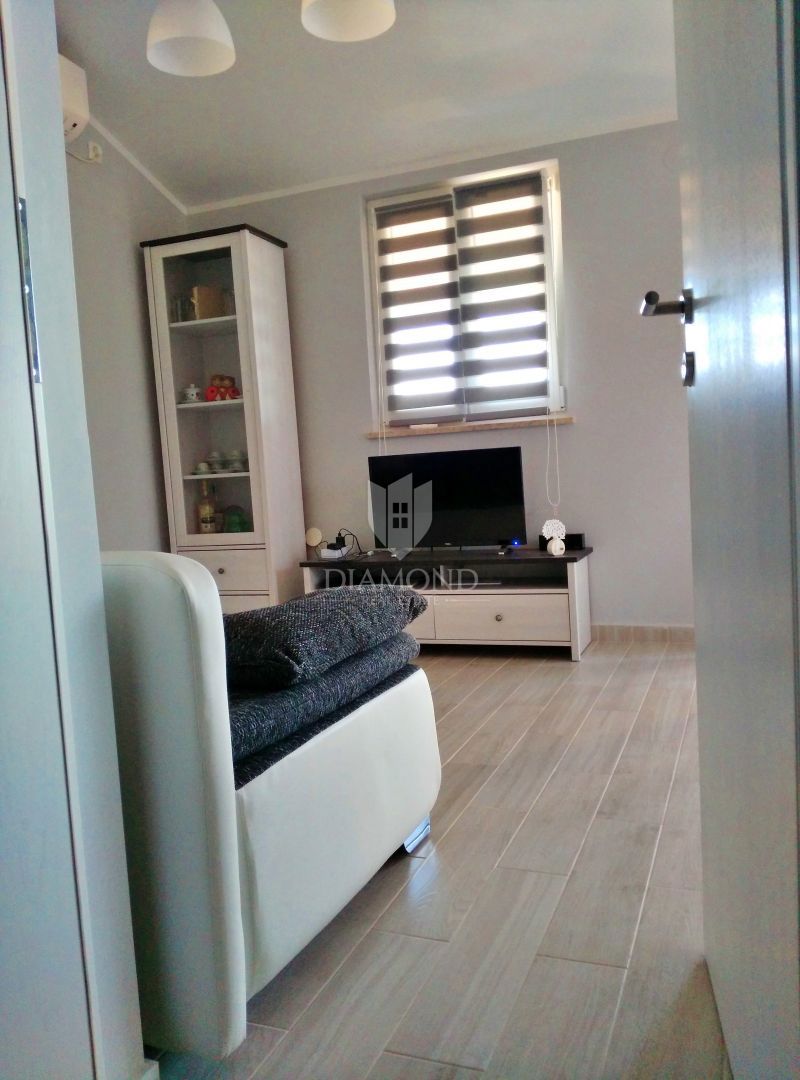 Apartmaj Ravni, Raša, 38,60m2