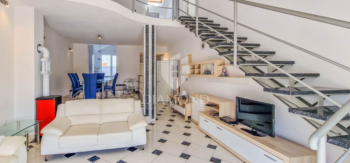Novigrad, okolica, stanovanje 124 m2, 350 m od morja