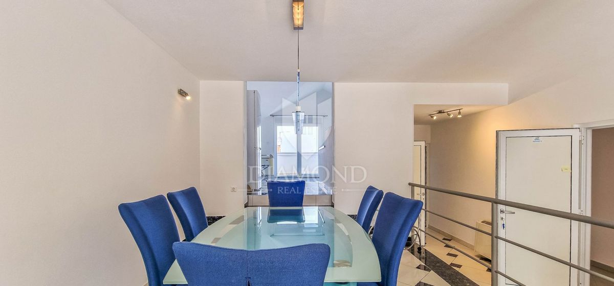 Novigrad, okolica, stanovanje 124 m2, 350 m od morja
