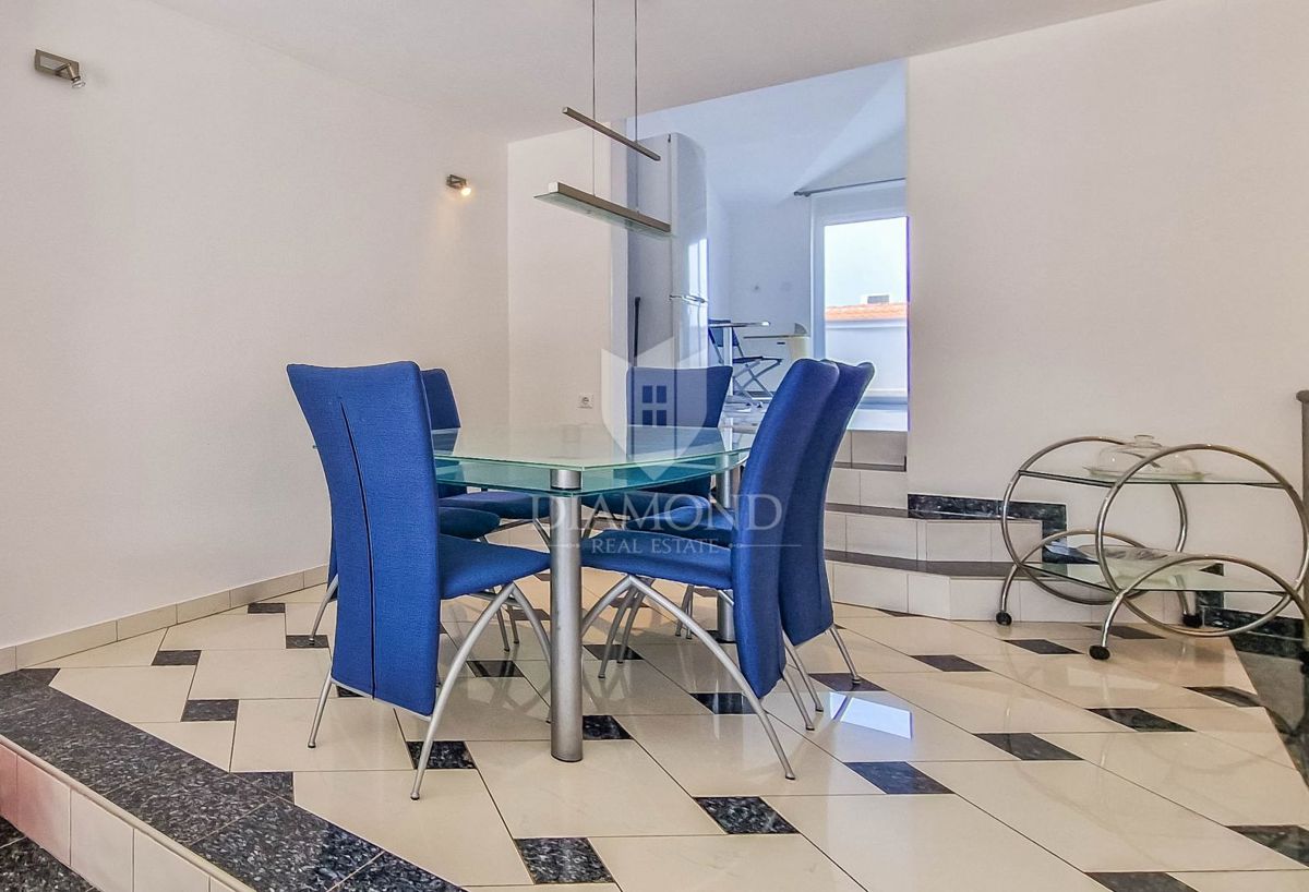 Novigrad, okolica, stanovanje 124 m2, 350 m od morja