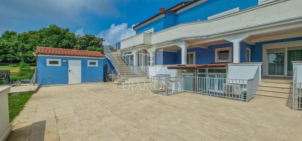Novigrad, okolica, stanovanje 124 m2, 350 m od morja