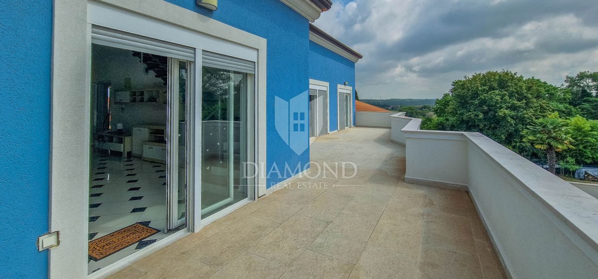 Novigrad, okolica, stanovanje 124 m2, 350 m od morja