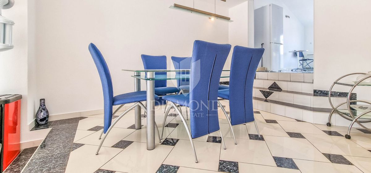 Novigrad, okolica, stanovanje 124 m2, 350 m od morja