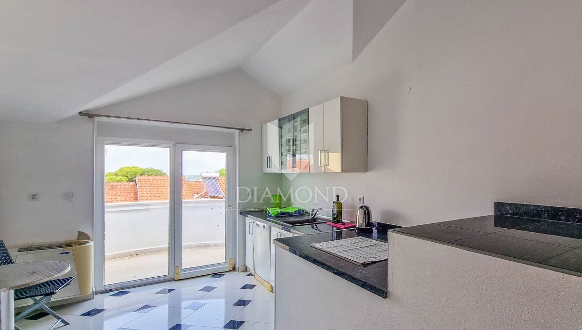 Novigrad, okolica, stanovanje 124 m2, 350 m od morja