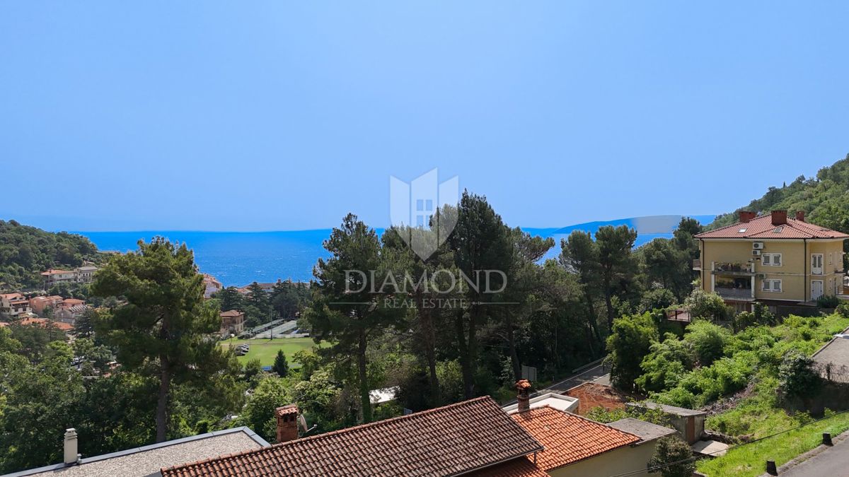 Mošćenička Draga, hiša 500 metrov od plaže