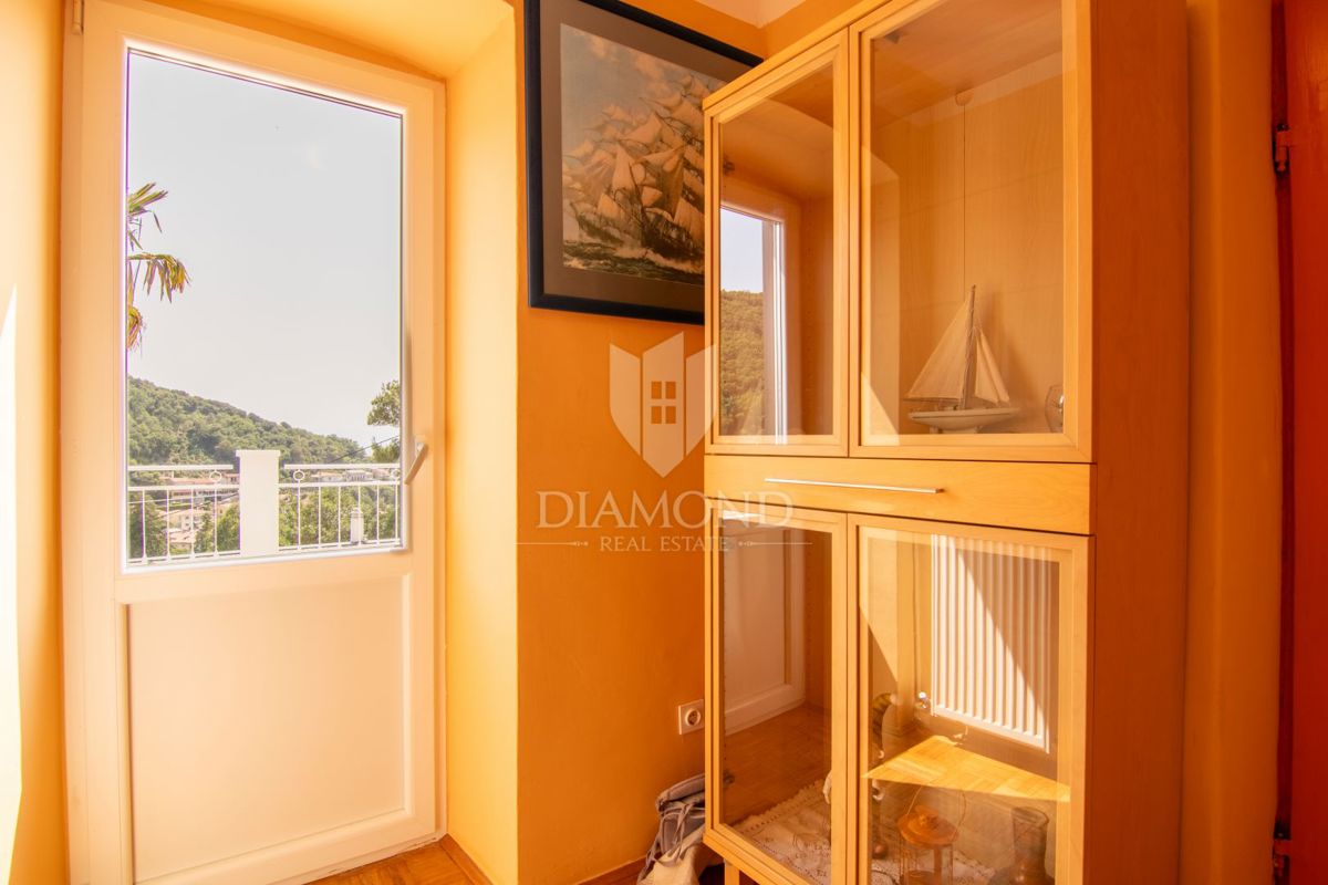 Mošćenička Draga, hiša 500 metrov od plaže