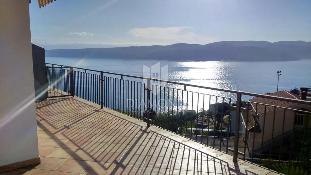 PLOMIN, OKOLICA, HIŠA S PANORAMSKIM POGLEDOM NA MORJE