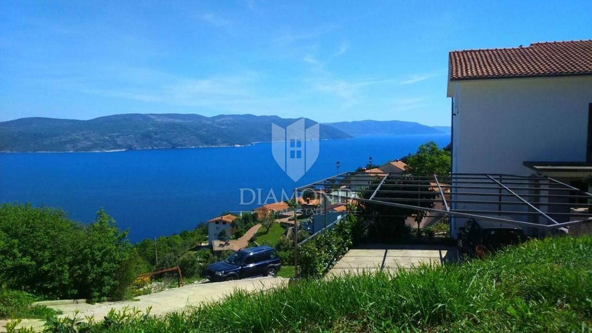 PLOMIN, OKOLICA, HIŠA S PANORAMSKIM POGLEDOM NA MORJE