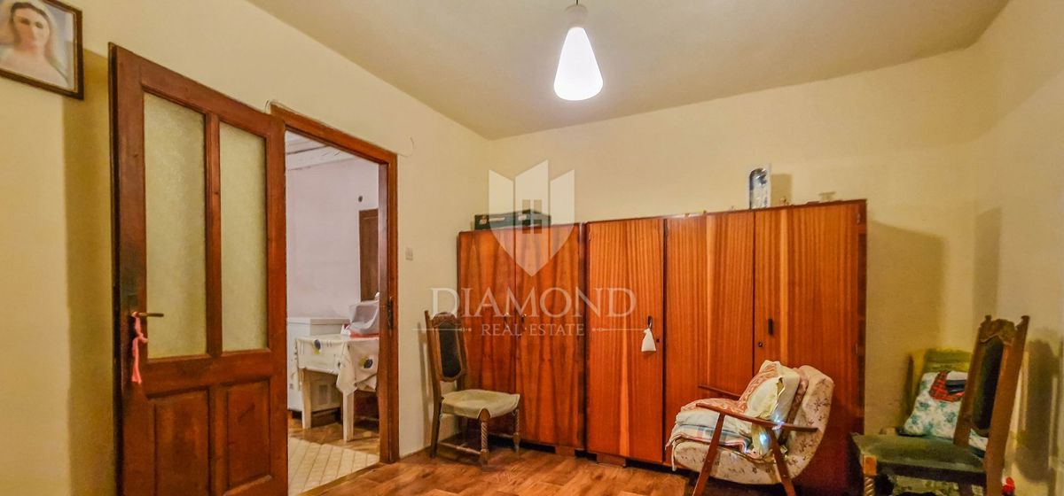 Novigrad, okolica, 2 kamniti hiši 251 m2 z velikim dvoriščem!