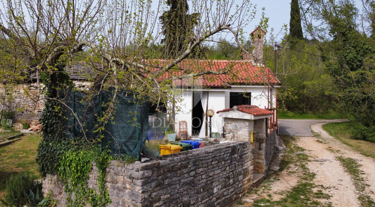 Istra, Grožnjan, Čudovita hiša s pogledom na Oprtalj!