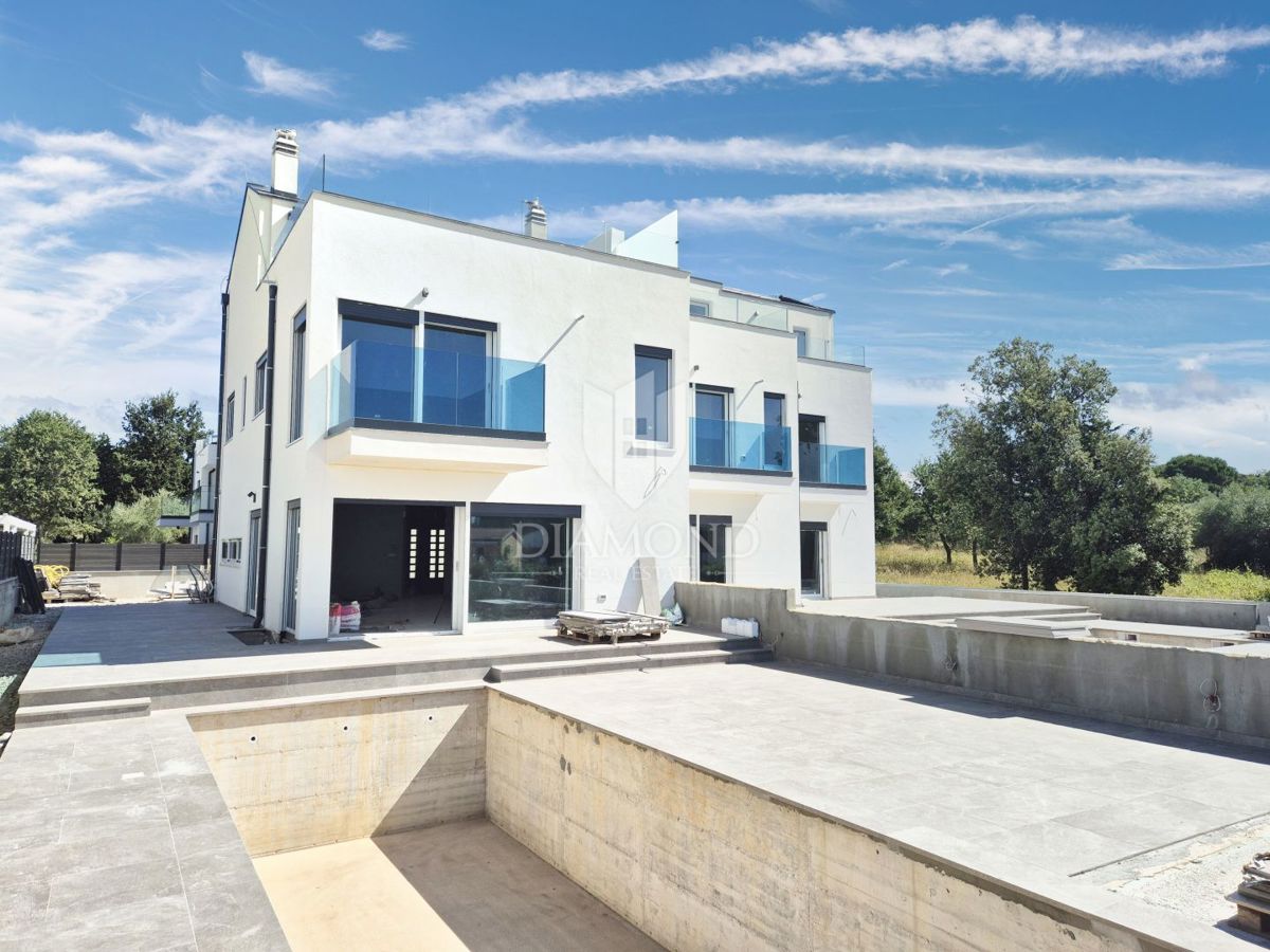 Poreč, moderna vila na ekskluzivni lokaciji