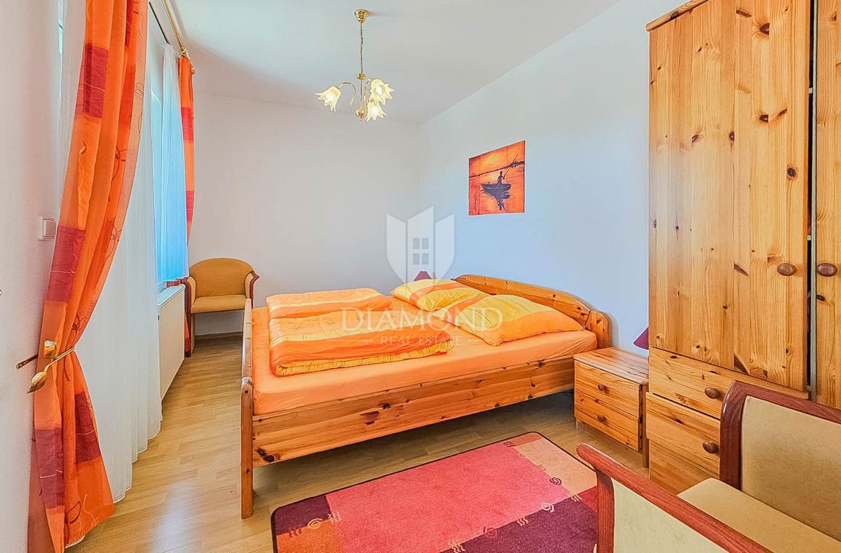 Umag, okolica! Hiša s 5 spalnicami!