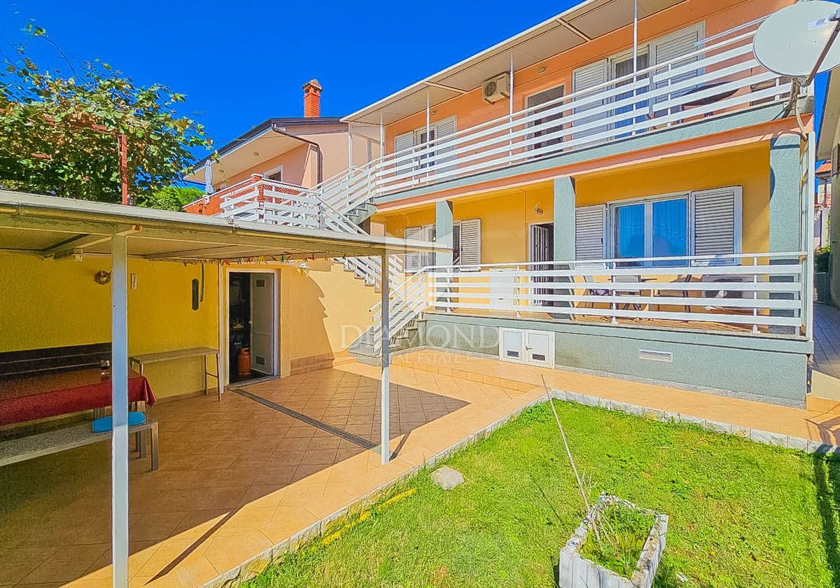 Umag, okolica! Hiša s 5 spalnicami!