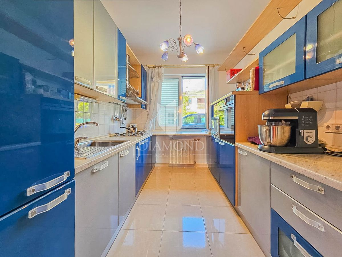 Umag, okolica! Hiša s 5 spalnicami!