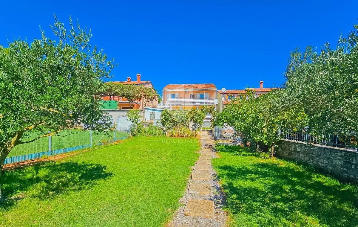 Umag, okolica! Hiša s 5 spalnicami!