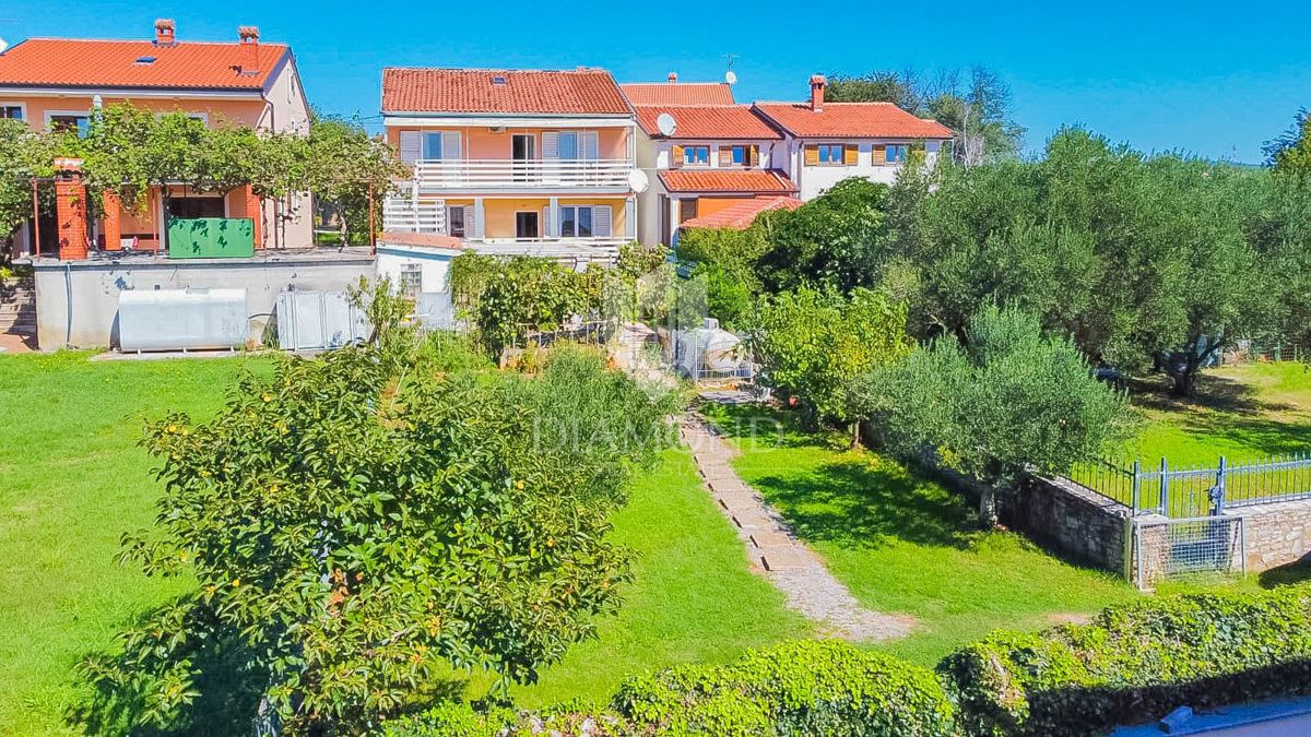 Umag, okolica! Hiša s 5 spalnicami!