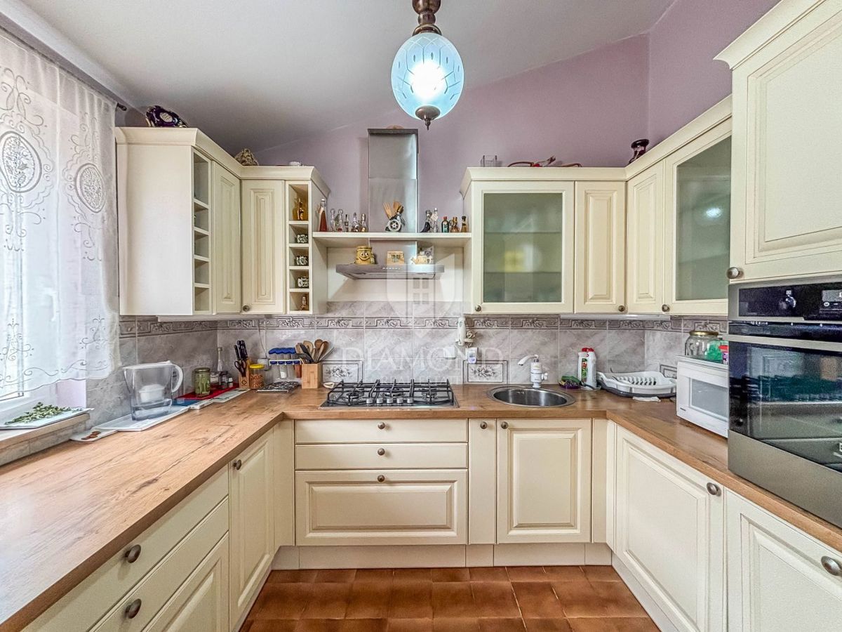 Umag- okolica, samostojna hiša v bližini mesta!