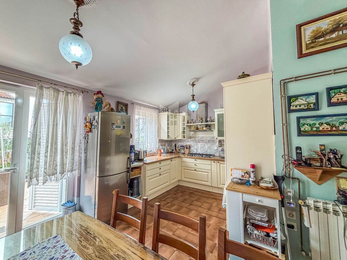 Umag- okolica, samostojna hiša v bližini mesta!