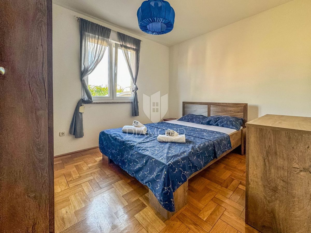 Novigrad, pritličje 71 m2, 300 m od morja