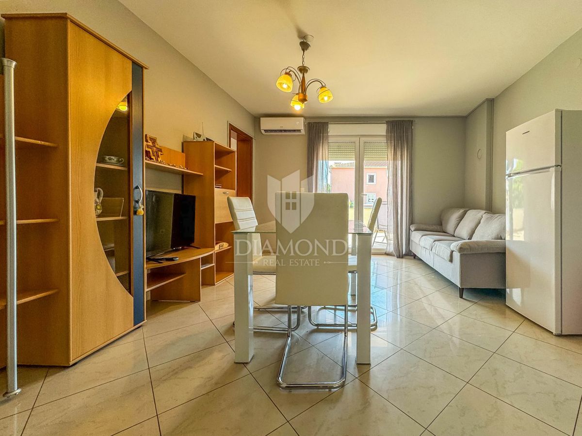 Novigrad, pritličje 71 m2, 300 m od morja