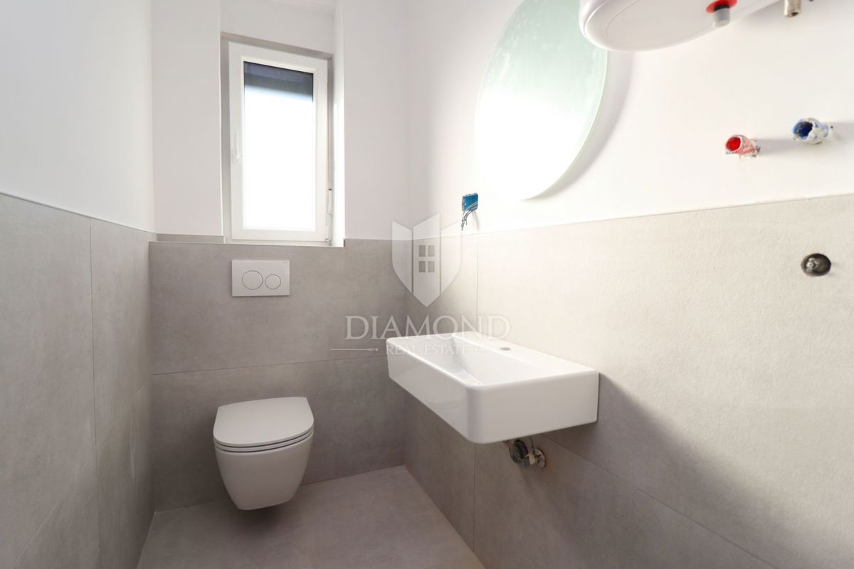 Poreč, atraktivno stanovanje s pogledom na morje