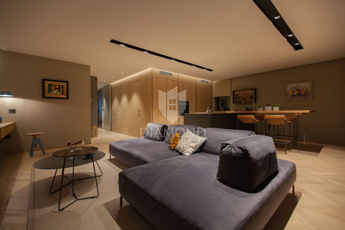 Novigrad, moderno stanovanje 100m2 s čudovitim pogledom na morje!