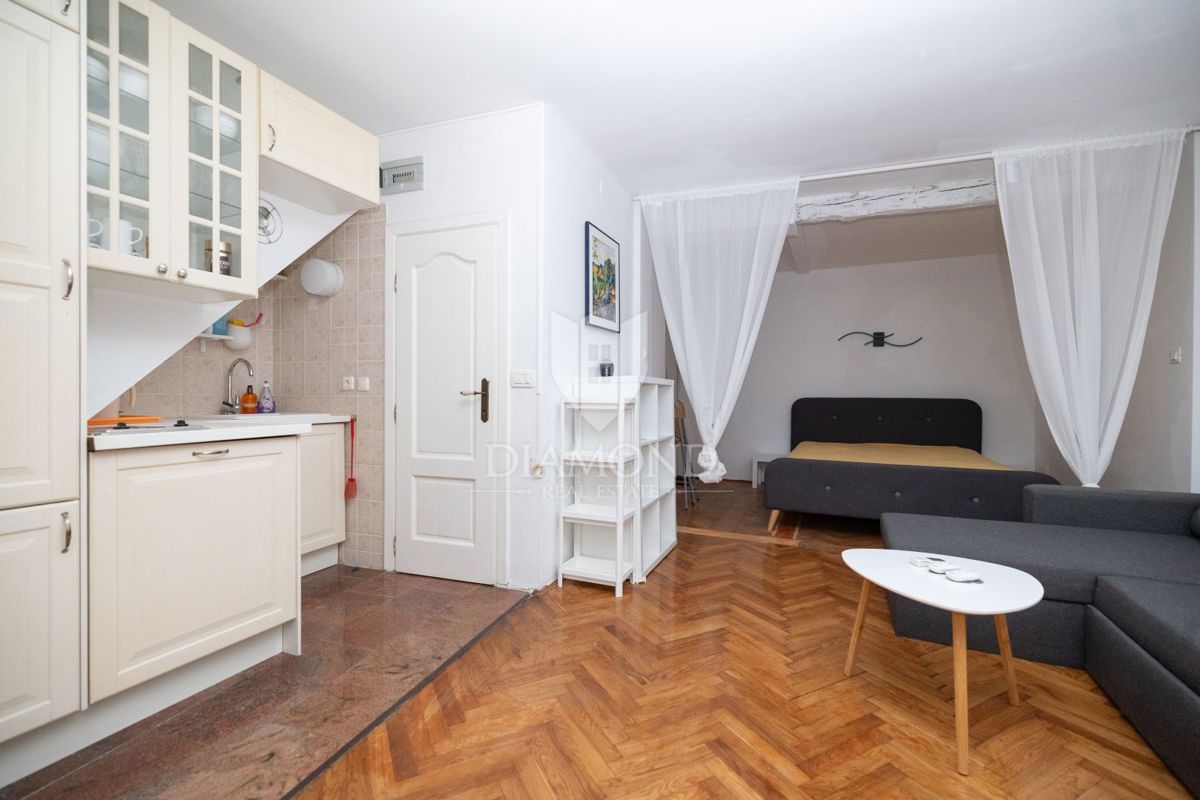 Rovinj, staro mestno jedro, kakovosten studio v pritličju