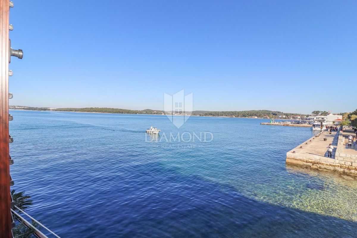 Rovinj! Apartma in PP Prva vrsta do morja!