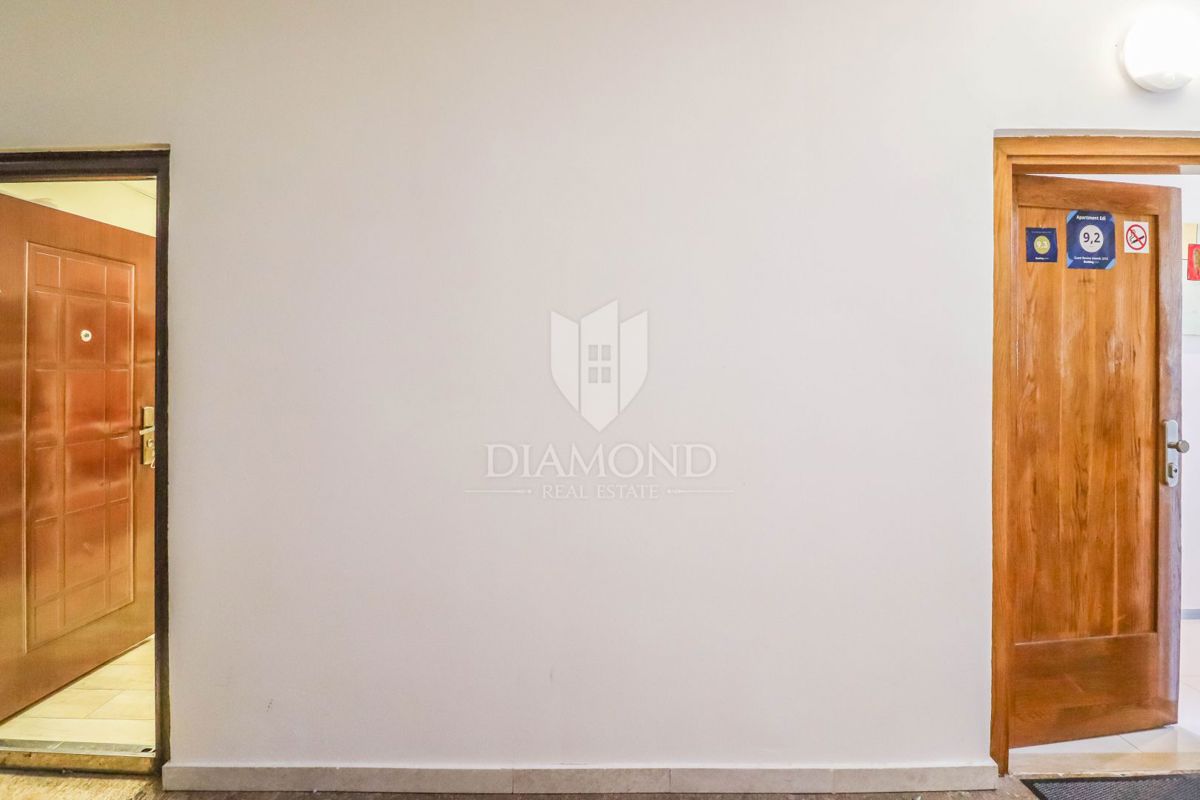 Rovinj! Apartma in PP Prva vrsta do morja!