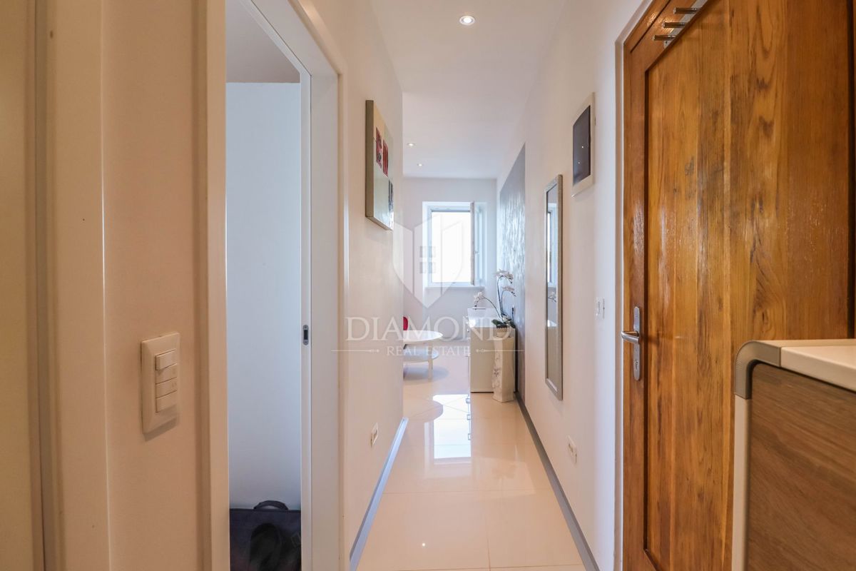 Rovinj! Apartma in PP Prva vrsta do morja!