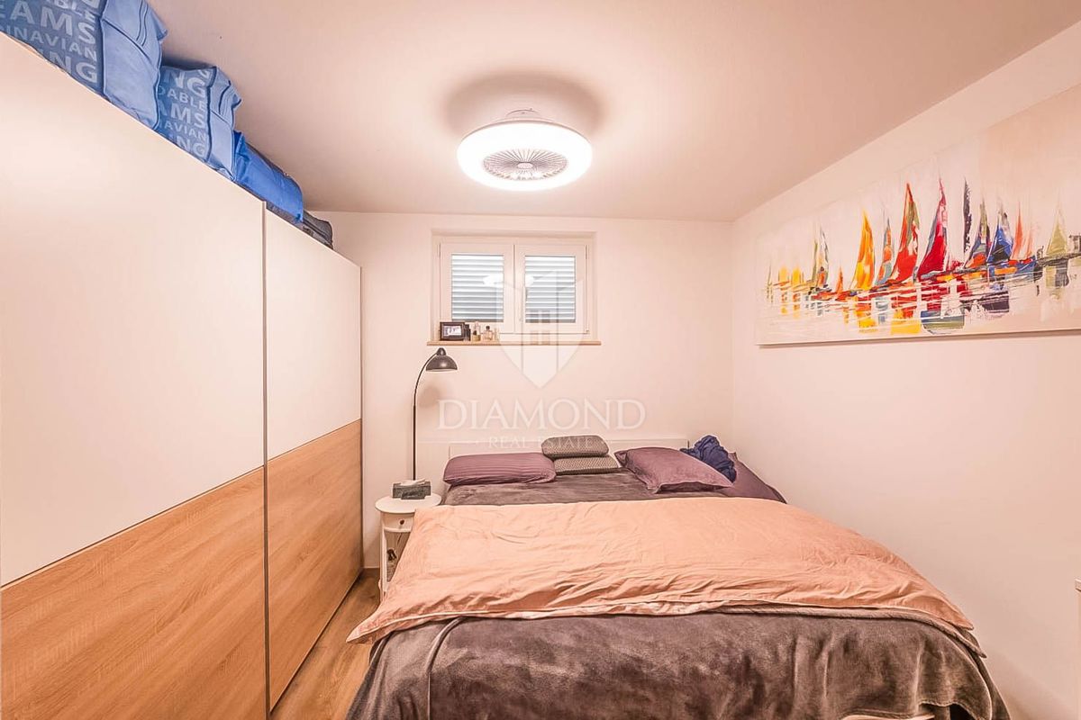 Stanovanje v Medulinu, oaza s teraso in bazenom, 200 m od morja