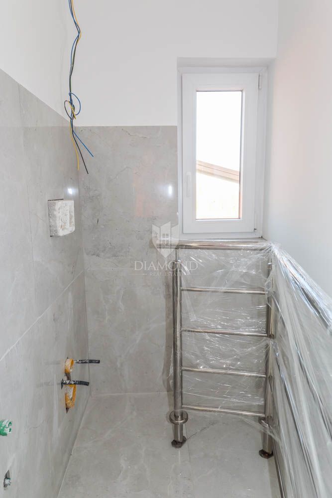 Fažana, okolica, dvojček s pogledom na morje