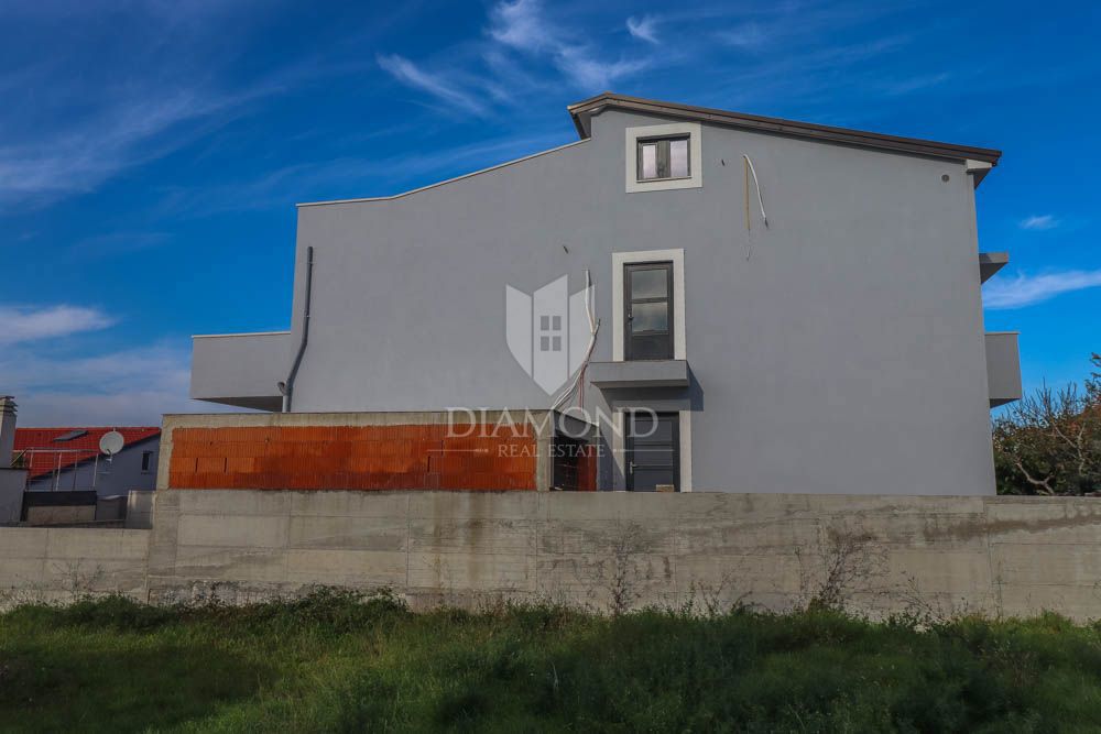 Fažana, okolica, dvojček s pogledom na morje