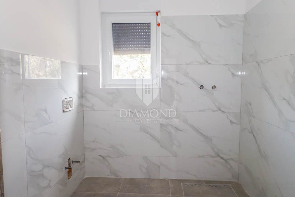 Fažana, okolica, dvojček s pogledom na morje