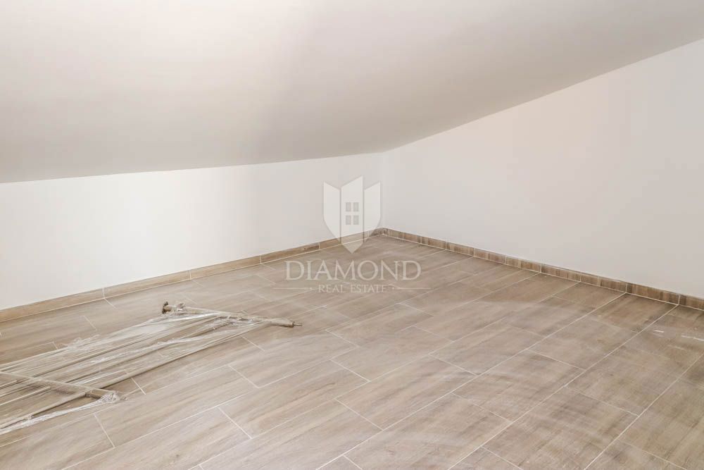 Fažana, okolica, dvojček s pogledom na morje