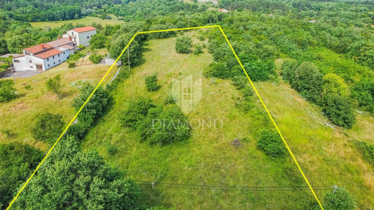 Zemljišče Grožnjan, 2.989m2