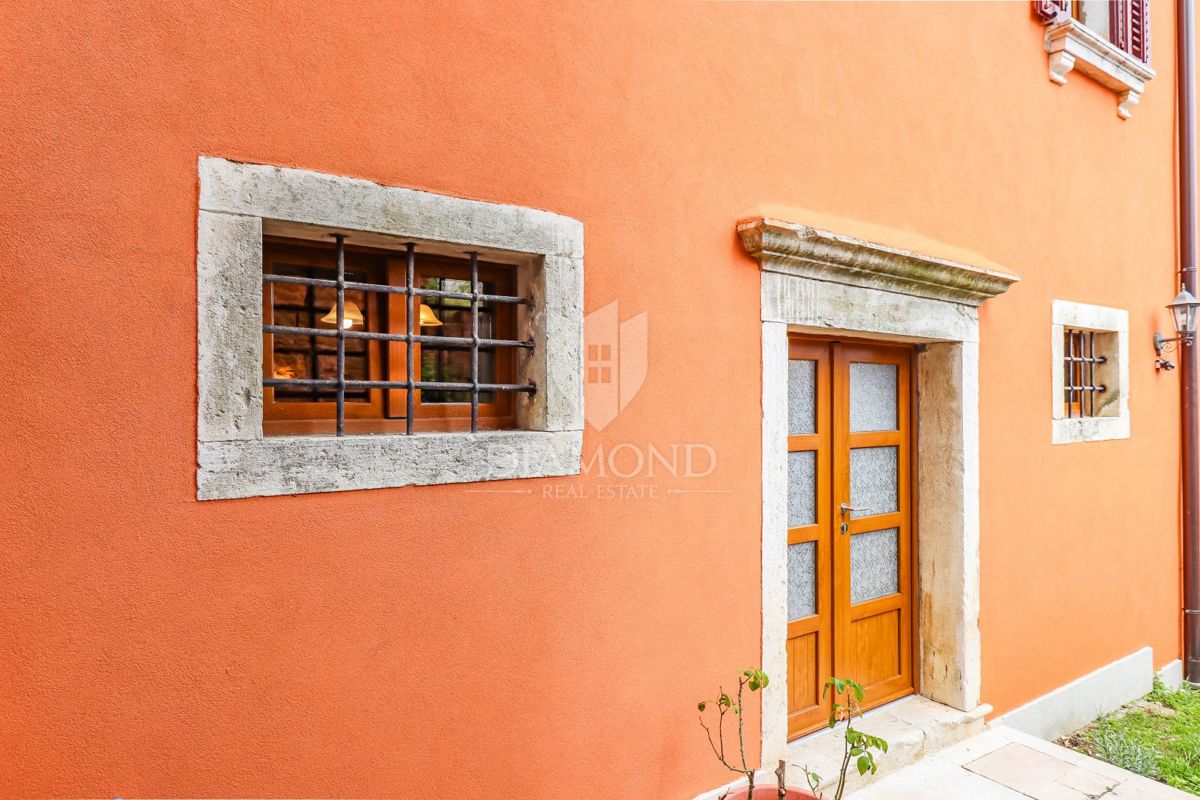 Oprtalj, hiša 139 m2 s čarobnim razgledom! 