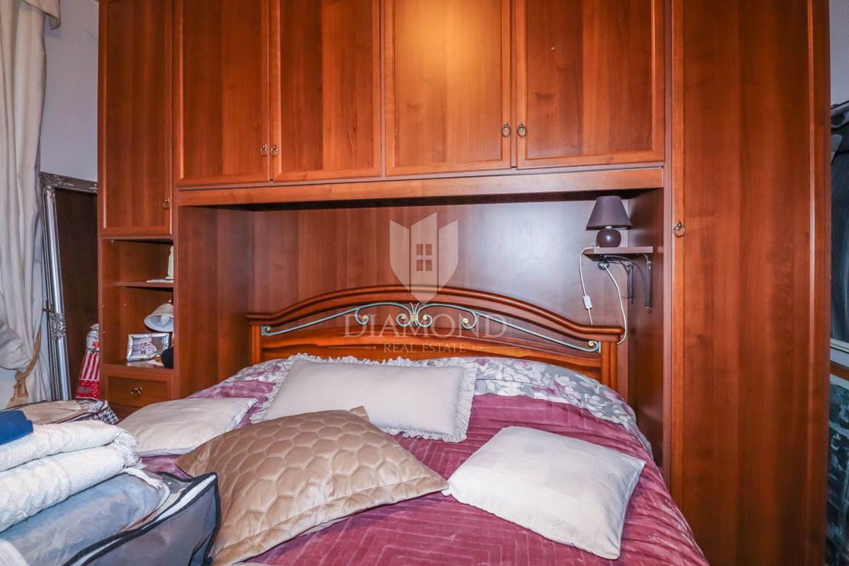 PRILOŽNOST! Stanovanje v Rovinju z balkonom in eno spalnico