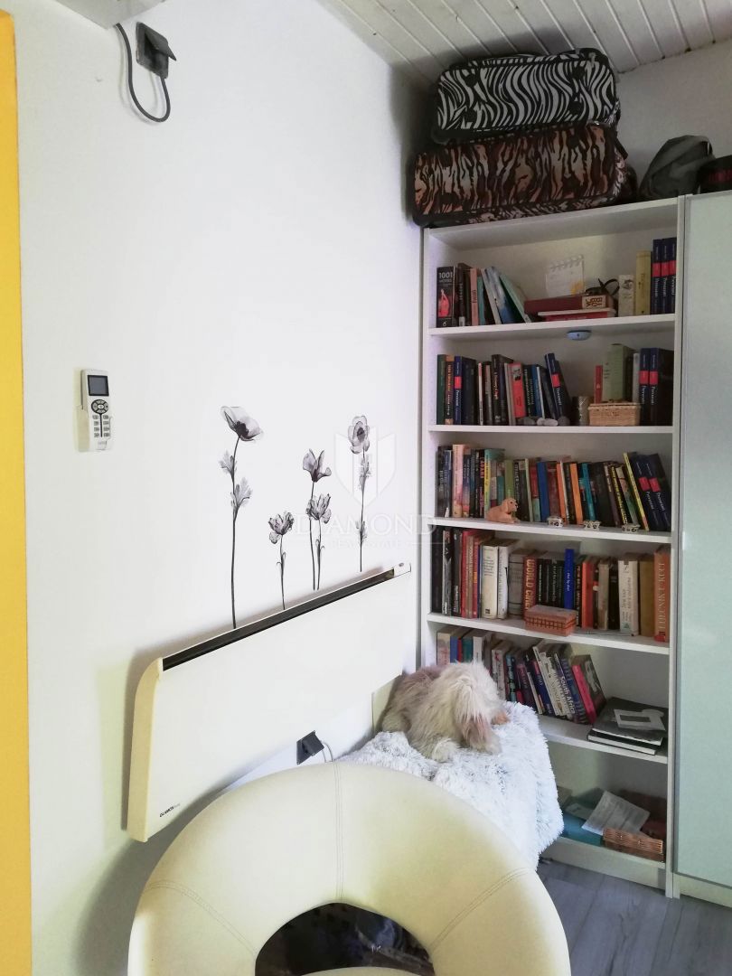 Zagreb, Donji Grad! Enosobno stanovanje z veliko teraso!