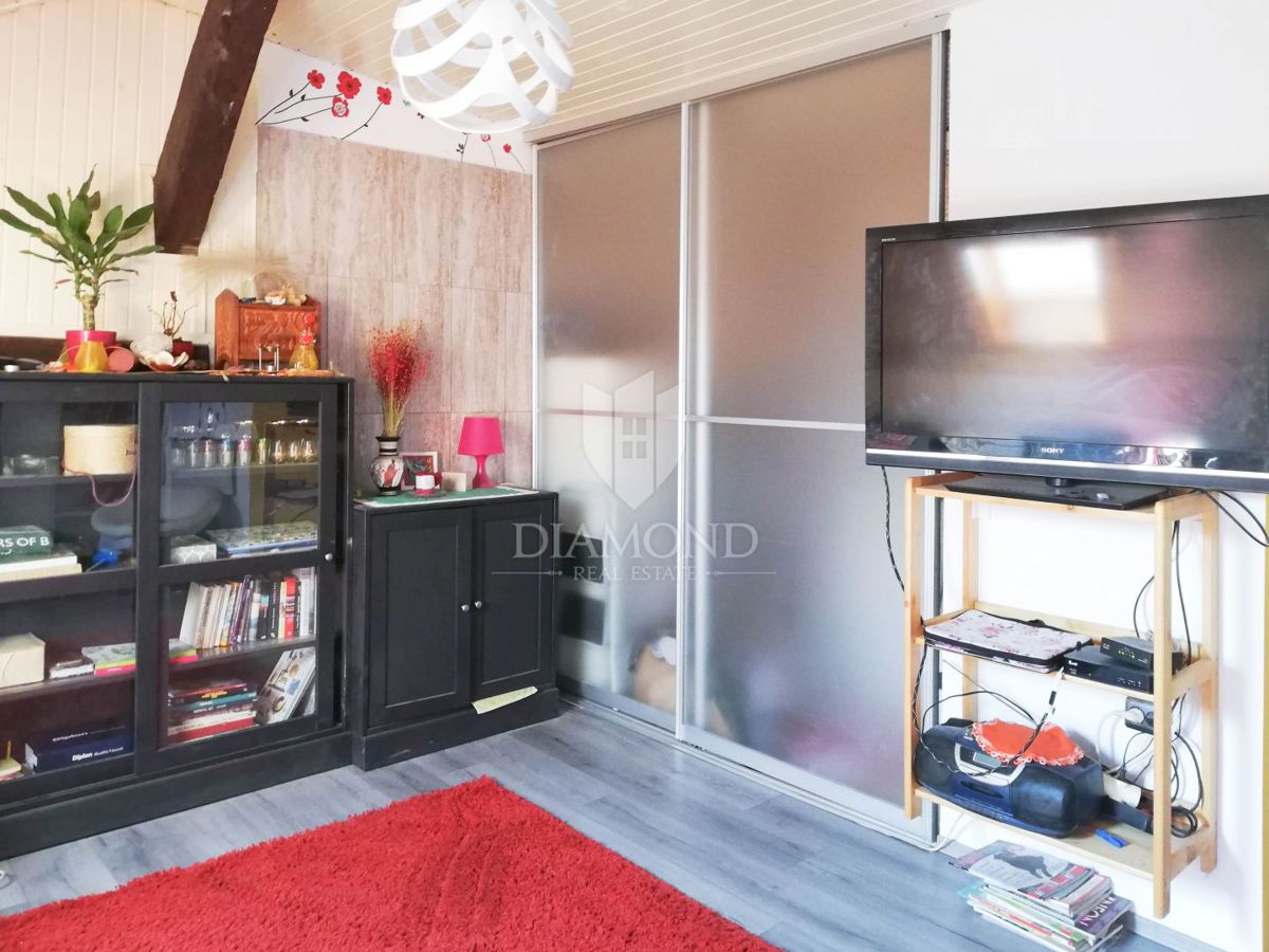 Zagreb, Donji Grad! Enosobno stanovanje z veliko teraso!